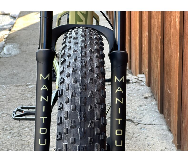 Pivot LES Fat Pro XT w/Manitou Suspension Fork