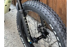 Pivot LES Fat Pro XT w/Manitou Suspension Fork